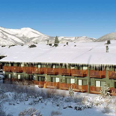Prospector Accommodations By All Seasons Resort Lodging Park Stadt Exterior foto