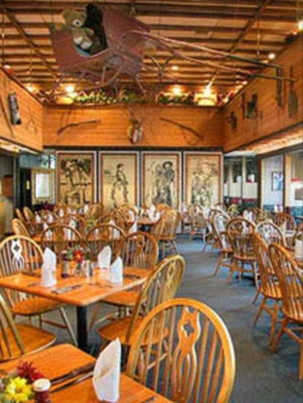 Prospector Accommodations By All Seasons Resort Lodging Park Stadt Restaurant foto